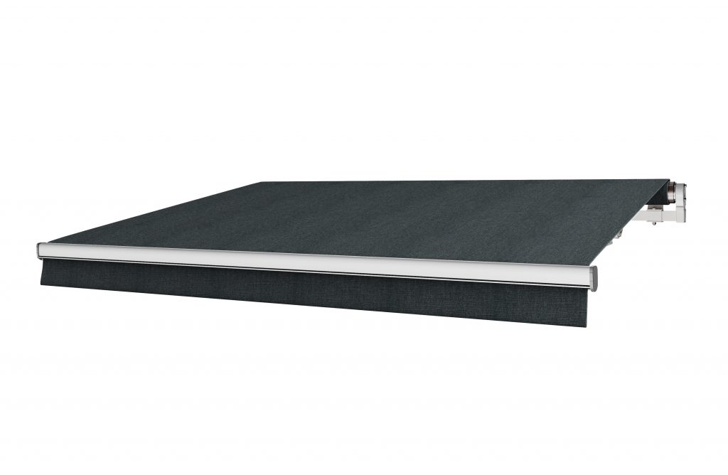 Terrassmarkis Mörk Stål med motor eller manuell vev i bredd 300–590 cm. En måttanpassad markis från BILLY Markiser i mörk texturerad grå akrylväv med UV-skydd och smutsavvisande yta. Premium solskydd för altan, terrass eller balkong med elegant och hållbar design.