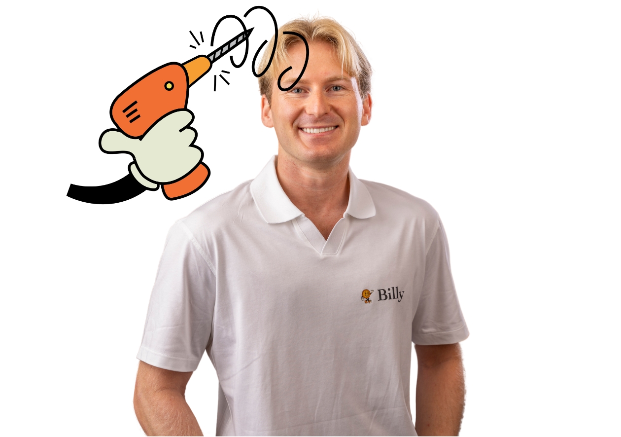 Bild av BILLYs VD tillsammans med symbolen för monteringsguide. Representerar företagets fokus på kvalitet, enkel montering och personlig service för markiser och rullgardiner i premiumsegmentet.