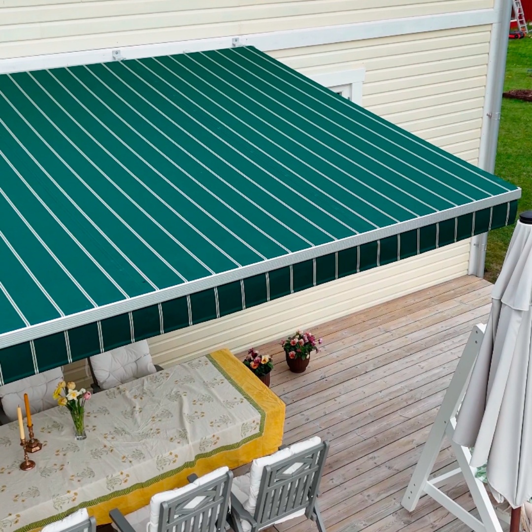 Beställ gratis tygprov på rullgardinsväv och markisväv från BILLY för att hitta rätt färg och struktur till ditt hem.